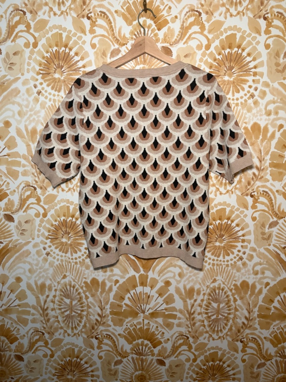 Christian Siriano Geo Knit Sweater Top M Neutral Scallop Pattern Short Sleeve - Picture 5 of 7